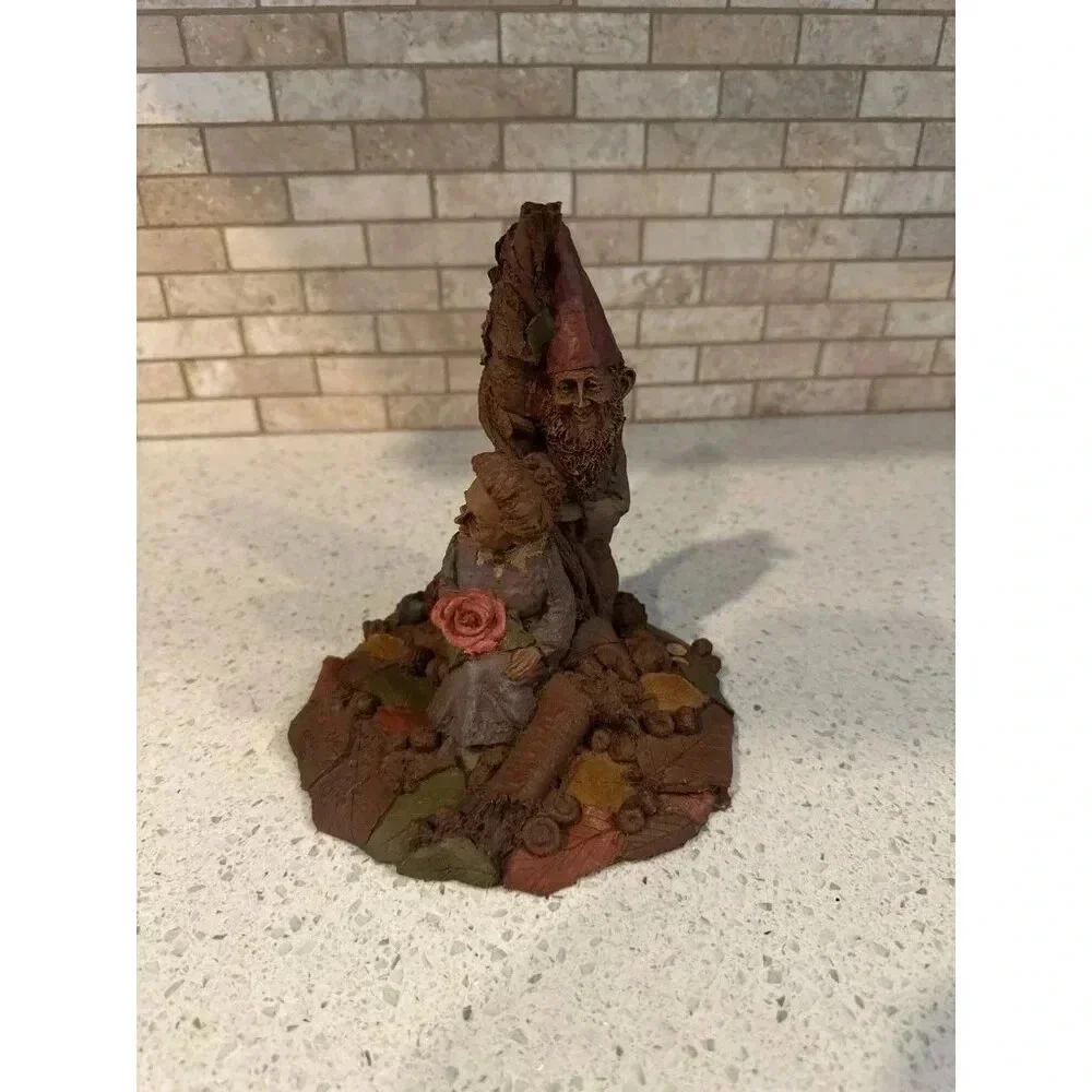 SUGAR & SPICE GNOME #43 - TOM CLARK CAIRN STUDIOS‎ 1984 COUPLE LOVE ROSE - (n)